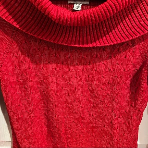 Guess Sweater - Picture 2 of 7